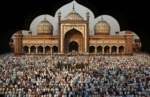 دول عربية وإسلامية تحتفل بأول أيام عيد الفطر 