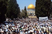 مسيرة حاشدة في المسجد الأقصى تنديداً بممارسات الإحتلال