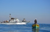 بحرية الاحتلال تستهدف مراكب الصيادين في غزة