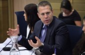 الاحتلال يبدأ بتطبيق إجراءات عنصرية بحق فلسطيني الداخل 