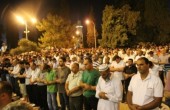 آلاف المصلين يؤدون التراويح والفجر في الأقصى المبارك