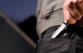 سطو على محطة وقود وطعن شاب 22 عاماً