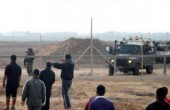 قوات الاحتلال تعتقل فلسطينيين قرب حدود غزة