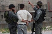 قوات الاحتلال تعتقل عددا من العمال الفلسطينيين في الشيخ جراح