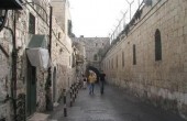 حرق سجل الزوار والتواقيع في كنيسة بالقدس المحتلة