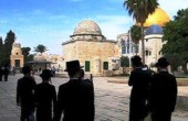 مستوطنون يقتحمون باحات الاقصى المبارك