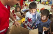حزب الجبهة الوطنية يمنع المدارس من تقديم وجبات مخصصة للتلاميذ المسلمين