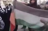 الشيخ العمري: داعش يحرق الاعلام الفلسطينية في مخيم اليرموك