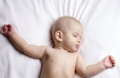السجن 22 سنة لرجل ضرب ولكم طفلته حتى.. الموت