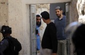 مستوطنون يعتدون على فلسطيني في سلوان بالقدس
