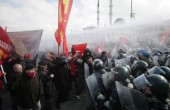 اشتباكات بين الشرطة التركية ومحتجين أكراد في محافظة سيزر 