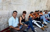 تواصل توافد المتضامنين الأجانب إلى الأقصى