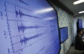 زلزال بقوة 7.3 درجات في إندونيسيا وتحذير من تسونامي