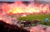 بالفيديو.. حماس الجمهور يشعل ملعب كرة قدم في اليونان