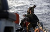 غزة... الاحتلال يعتقل صيادين اثنين ويصادر مركبهما