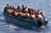 إنقاذ نحو 75 مهاجراً قبالة سواحل إيطاليا