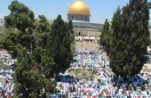 198 مواطنا من غزة يؤدون الصلاة في الاقصى