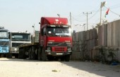 إدخال 300 شاحنة عبر 