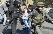 الاحتلال يعتقل طفلا وينصب حاجزا في القدس المحتلة