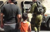 الاحتلال يحتجز طفلا من مخيم الجلزون