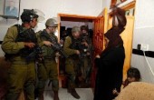 الاحتلال ينفذ حملة دهم واعتقال في الضفة والقدس
