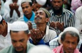آلاف الروهينغا في طريقهم للهرب من أراكان إلى بنغلاديش