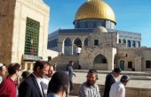 43 مستوطنا يقتحمون المسجد الأقصى بحماية قوات الاحتلال