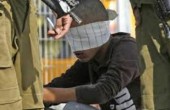 الخليل... الاحتلال يعتقل 3 مواطنين بينهم قاصر