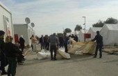 تواصل اعتصام الفلسطينيين داخل مخيم 