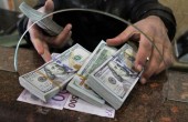 شح كبير بعملة الدولار في بنوك غزة
