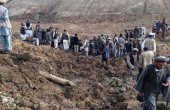الجيش الباكستاني يوزع المواد الغذائية على النازحين من وزيرستان