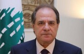قزي يوصي بتحضير القوانين المتعلقة بحق العمل والضمان للفلسطينيين لتوقيعها