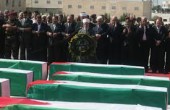 الاحتلال يسلم جثامين 4 شهداء عند حاجز 