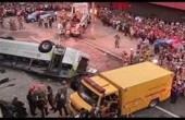 مصرع 51 سائحا في انقلاب حافلة بولاية سانتا كاترينا جنوبي البرازيل 