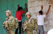 اعتقال 8 فلسطينيين في الضفة الغربية المحتلة