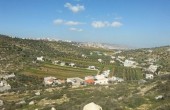 مئات النشطاء يقيمون كرفانات لحماية الأراضي في قصرة بنابلس