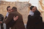 وفد من الجهاد يزور منزل الأسيرين المحررين البلبول
