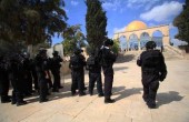 الاحتلال يعتقل مواطنة وموظفا في الأقصى