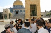 مستوطنون يؤدون طقوساً تلمودية في المسجد الأقصى