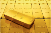 سعر الذهب يتراجع إلى أدنى مستوى في أسبوعين ونصف