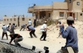 مستوطنون يرشون طفلة بغاز الفلفل في الخليل