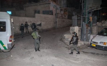القدس.. حالات اختناق في سلوان ومواجهات في حزما