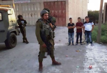 الاحتلال يعتقل 3 اطفال من نابلس