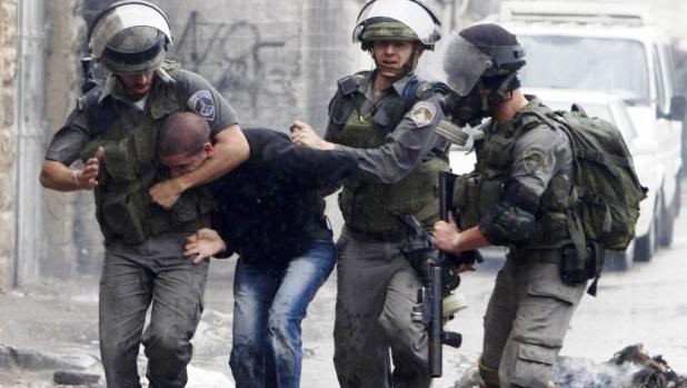 الاحتلال يعتقل 5 مقدسيين بينهم قاصر ويؤجل محاكمة آخرين