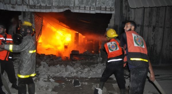 3 إصابات في حريق شرق غزة