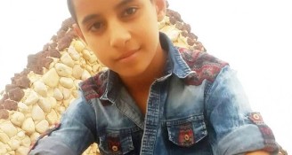 الاحتلال يعتقل فتى بعد اقتحام منزله في حزما بالقدس