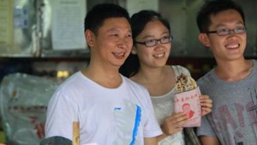 بائع صيني يسجل ارتفاع في عدد زبائنه لتشابهه بالرئيس 