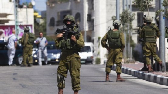 الاحتلال يعتقل 3 شبان في القدس