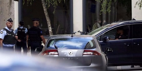 فرنسا...إصابة 6 جنود بحادث دهس شمالي باريس