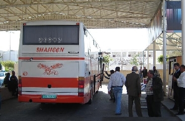 الاحتلال يمنع سفر 57 مواطناً عبر معبر الكرامة